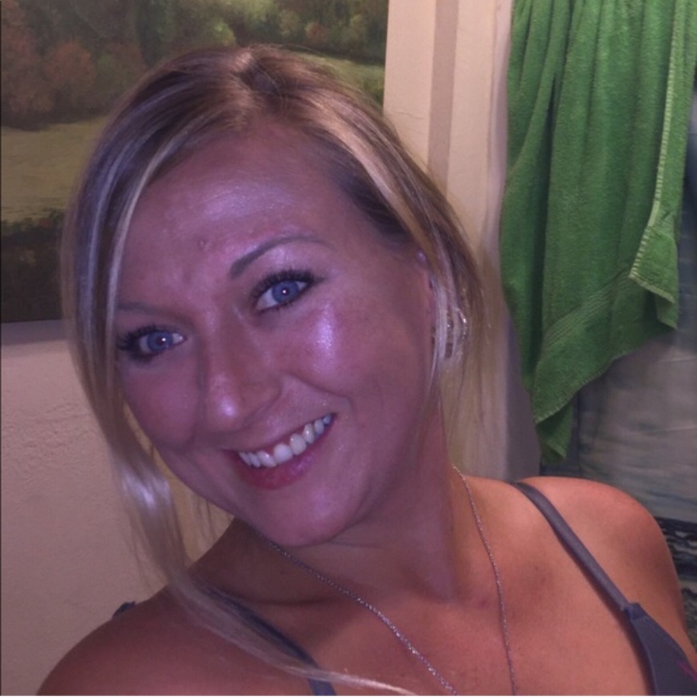 Meet your Posher, Dana💕